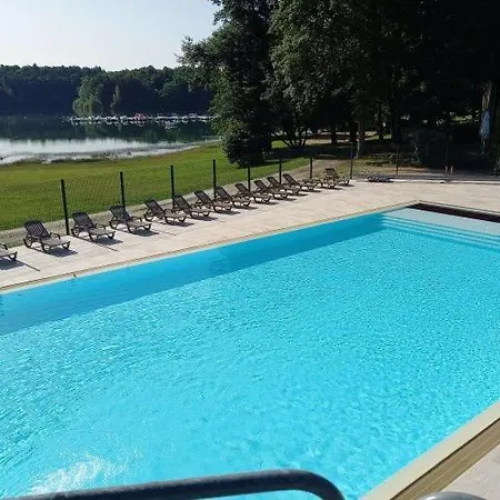 Mobilhome Les Pieds Dans L Eau Avec Piscine