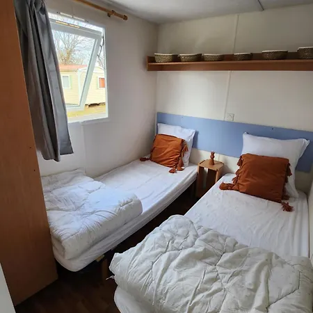 Mobilhome Les Pieds Dans L Eau Avec Piscine Kemp