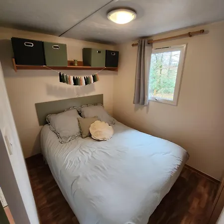 Campsite Mobilhome Les Pieds Dans L Eau Avec Piscine
